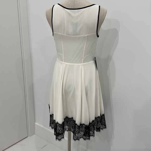 Express white with black lace dress (size 6) NWT - Picture 3 of 6
